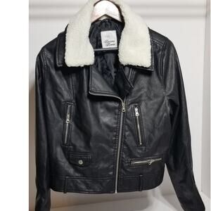 XL Faux Leather black jacket Forever flower detachable faux fur collar